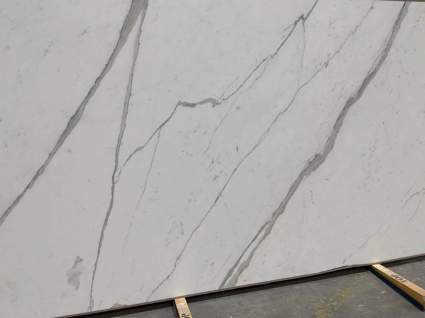 Calacatta Honed 2 cm